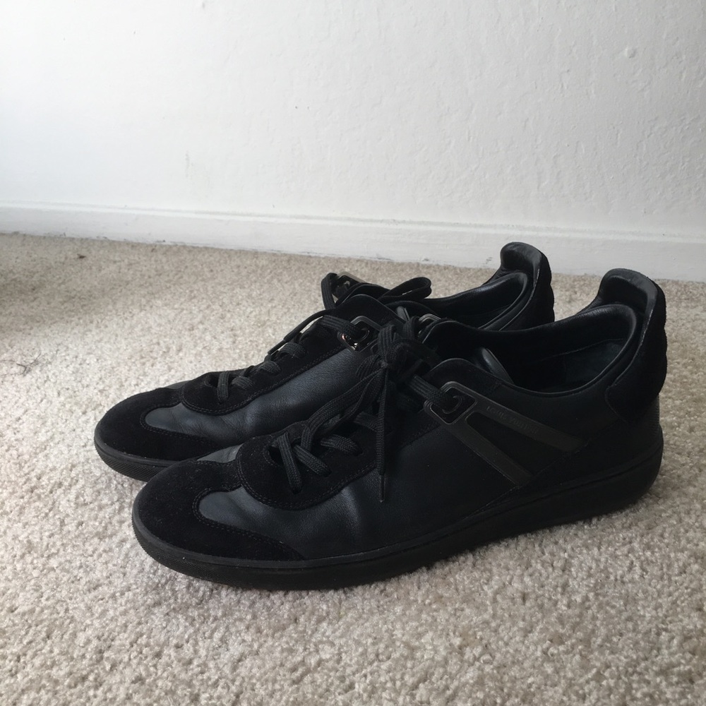 Louis Vuitton Sneakers size 9